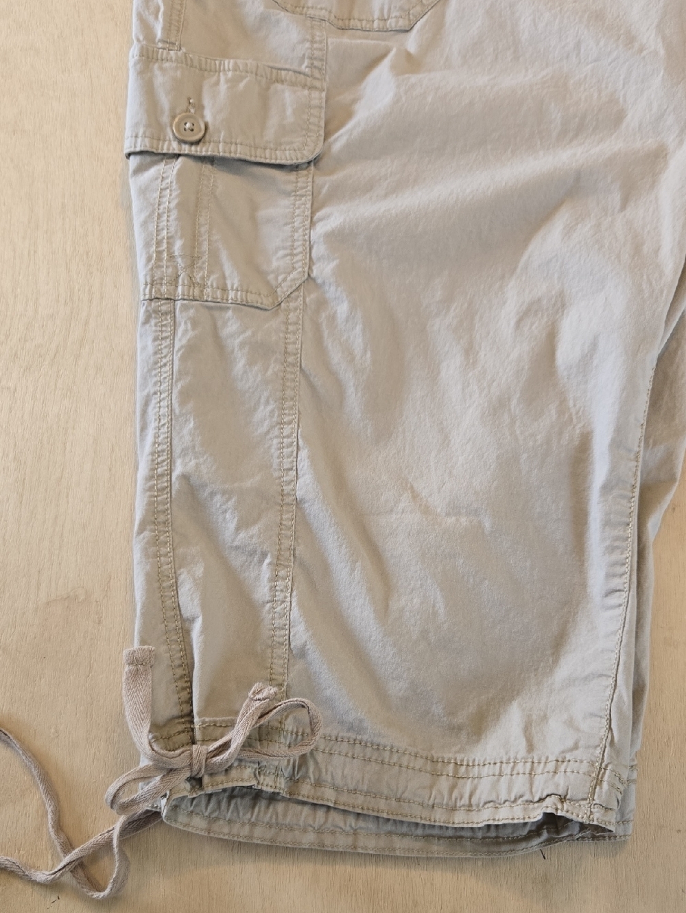 PA20 St John's Bay Taupe Cargo Capris Sz 22W Stretch Tie Cuff Zip Fly Drawstring - Picture 4 of 11